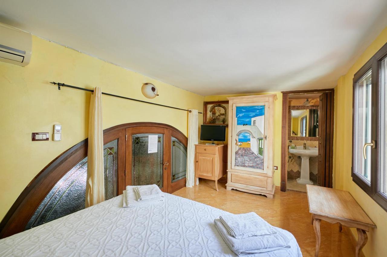 Centro Storico Rooms Галиполи Екстериор снимка