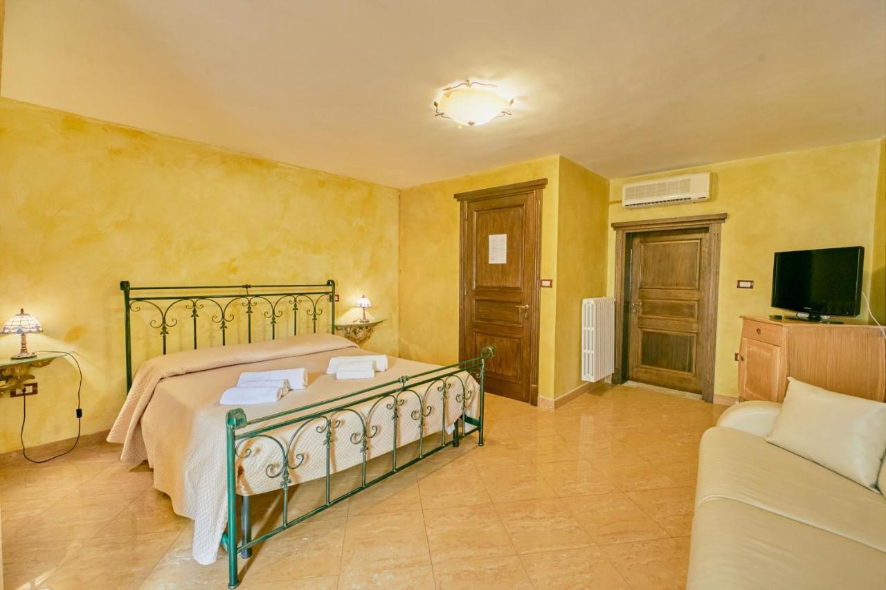 Centro Storico Rooms Галиполи Екстериор снимка