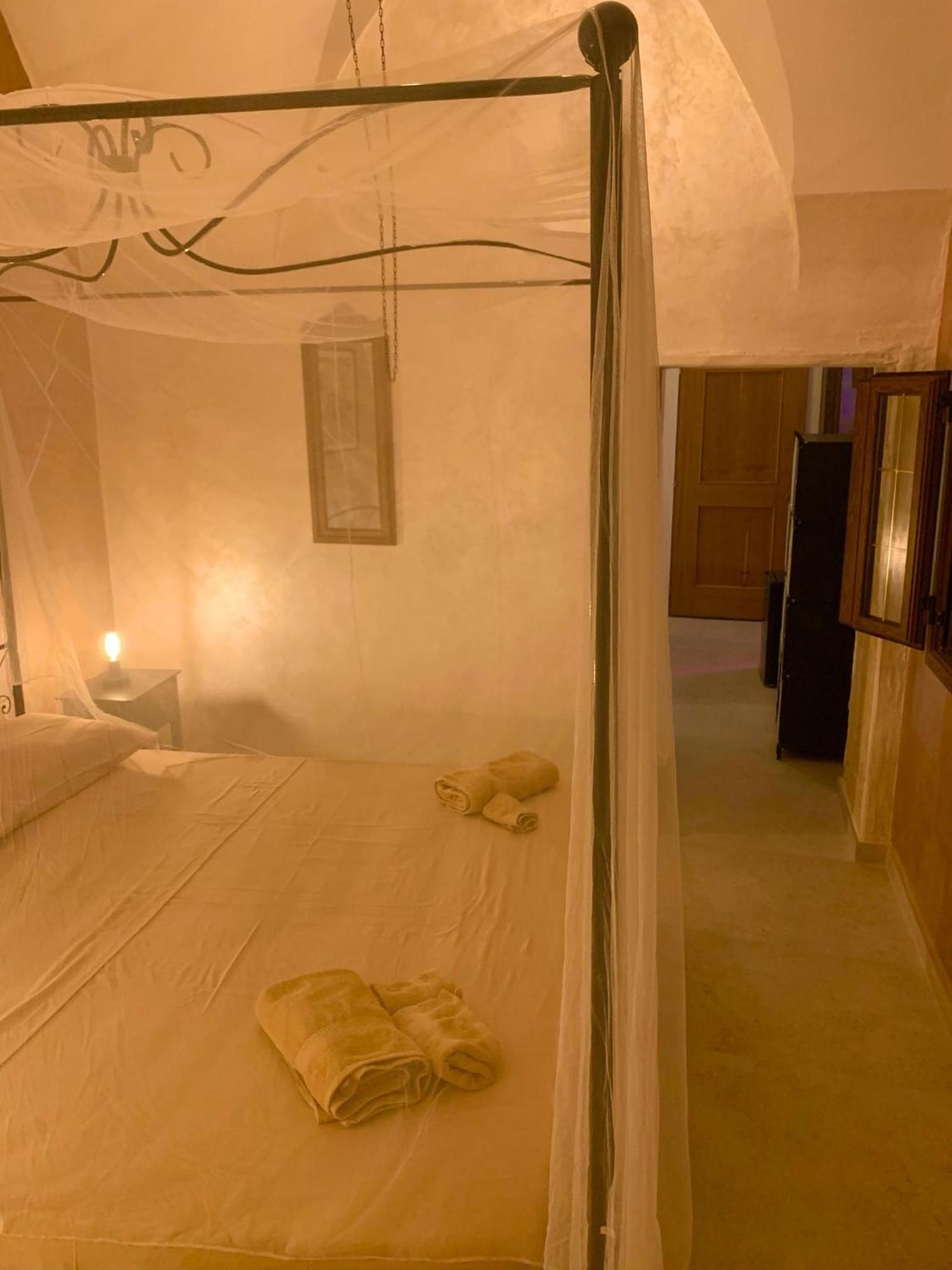 Centro Storico Rooms Галиполи Екстериор снимка