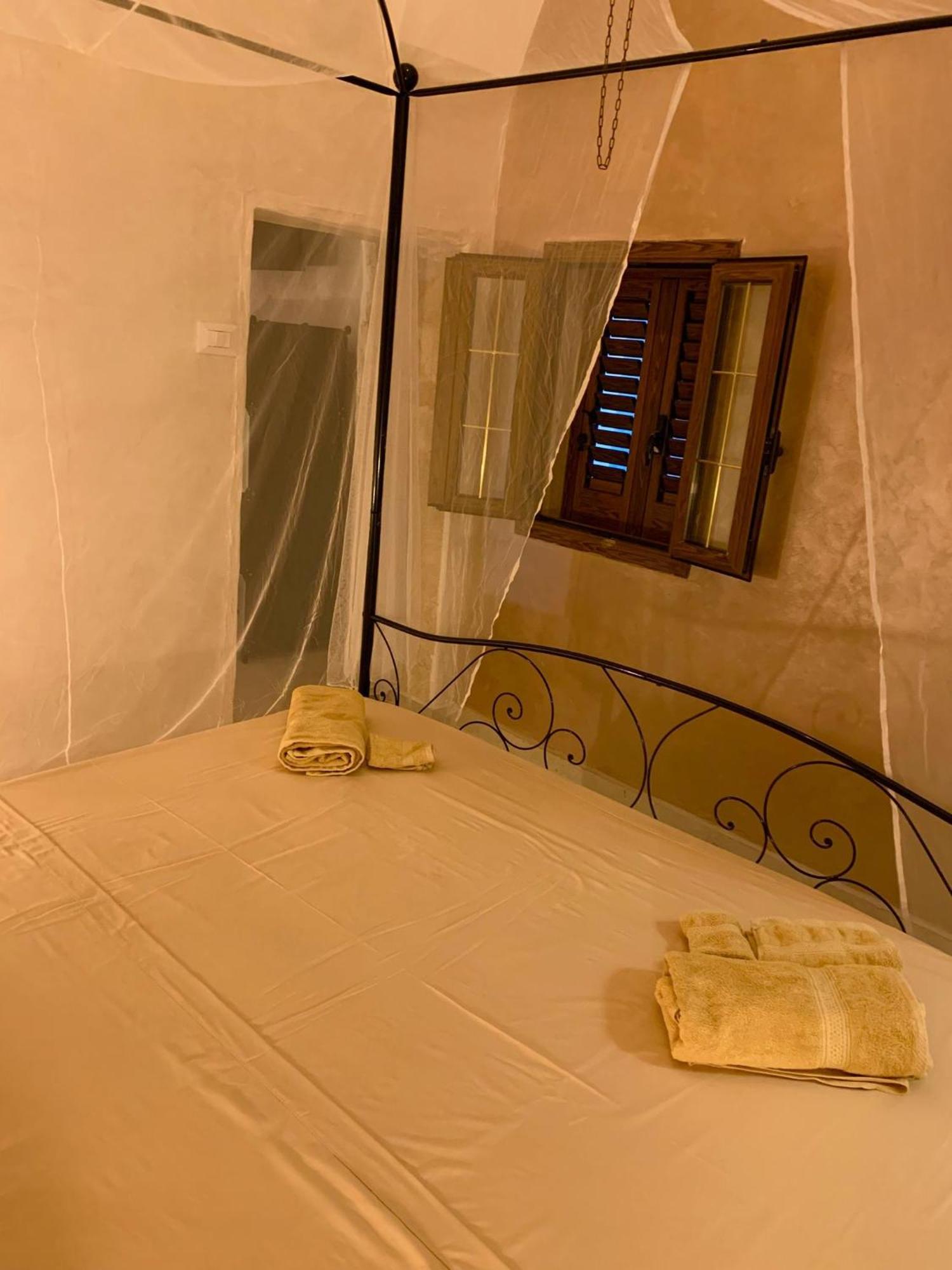 Centro Storico Rooms Галиполи Екстериор снимка